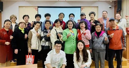 山東大學學生唐仲英愛心社第一次“華彩課堂”活動順利