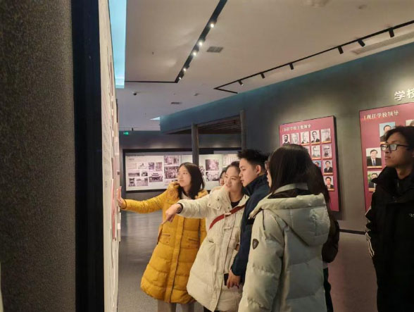 中南民族大學(xué)校史館社會(huì)實(shí)踐團(tuán)隊(duì)深入桂鄂高校與民族地區(qū)參館悟史交流經(jīng)驗(yàn)
