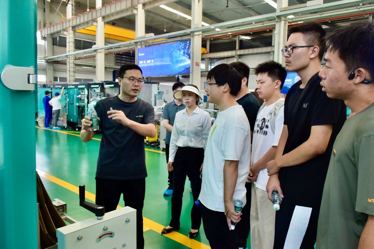 中南大學鄧迪國際學院社會實踐隊赴楚天科技公司調研：科技創新引領節能減排新篇章