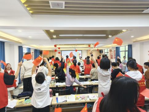 花兒向陽，童心向黨