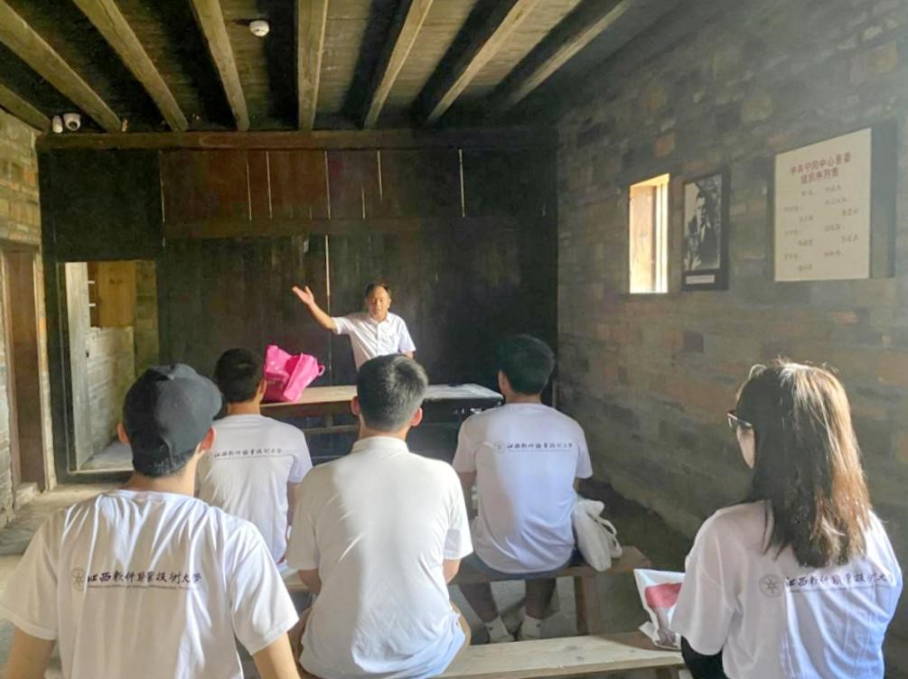 江西軟件職業(yè)技術大學數(shù)字經(jīng)濟產(chǎn)業(yè)學院“江軟吉先鋒”
