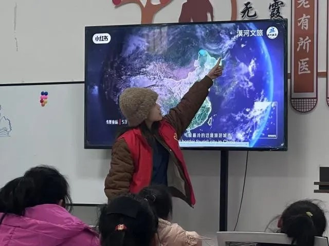 山東大學小樹林支教調研團（威海）燭夢隊支教以智育為根，促進全面發展